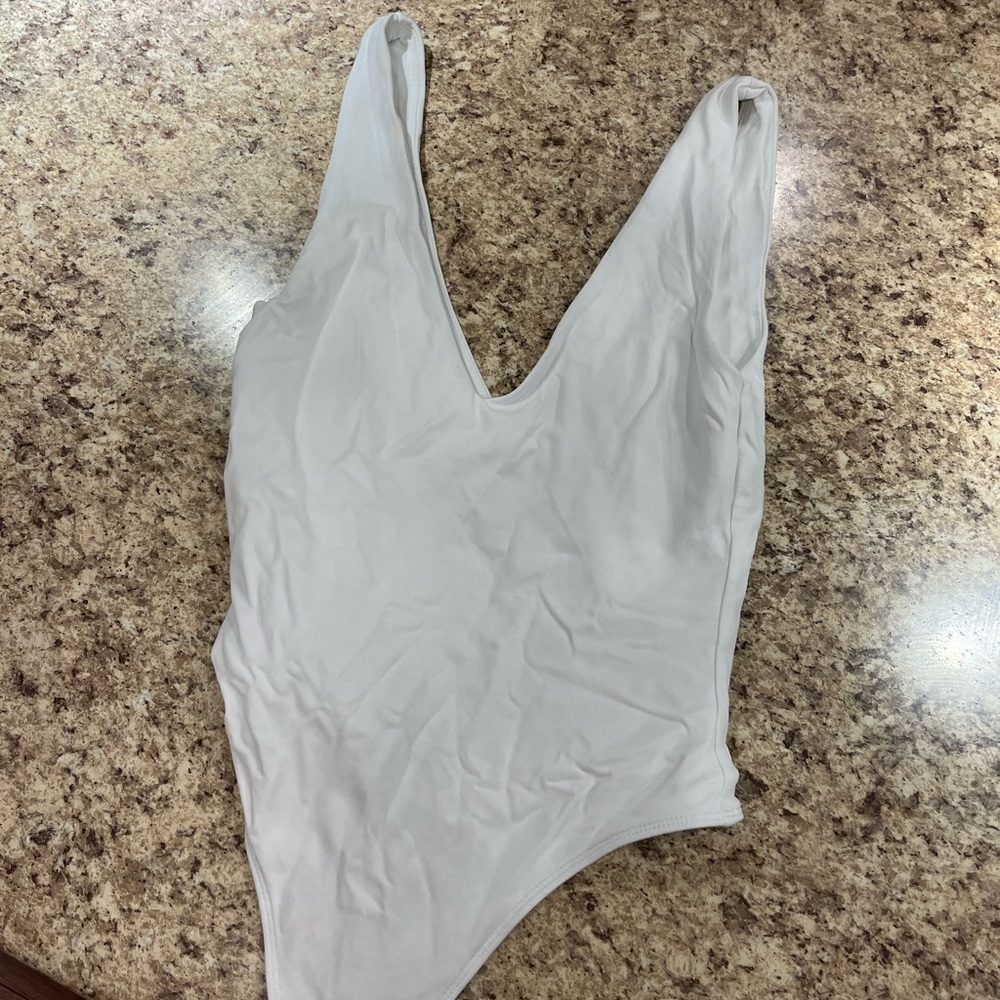 Aritzia white contour bodysuit size small